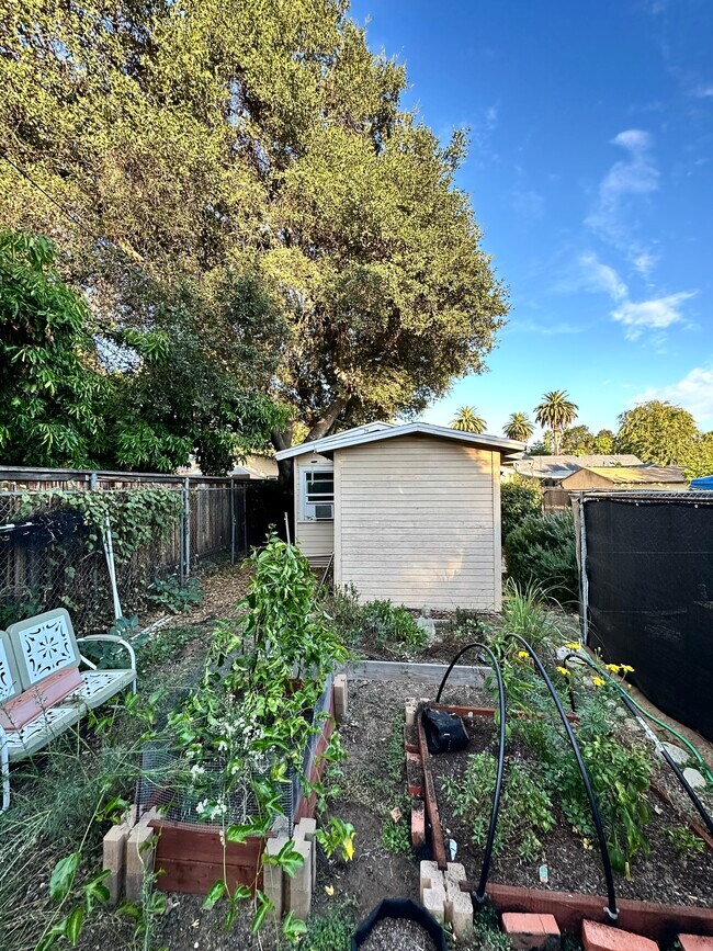 Your own piece of yard space - 189 S Roosevelt Ave