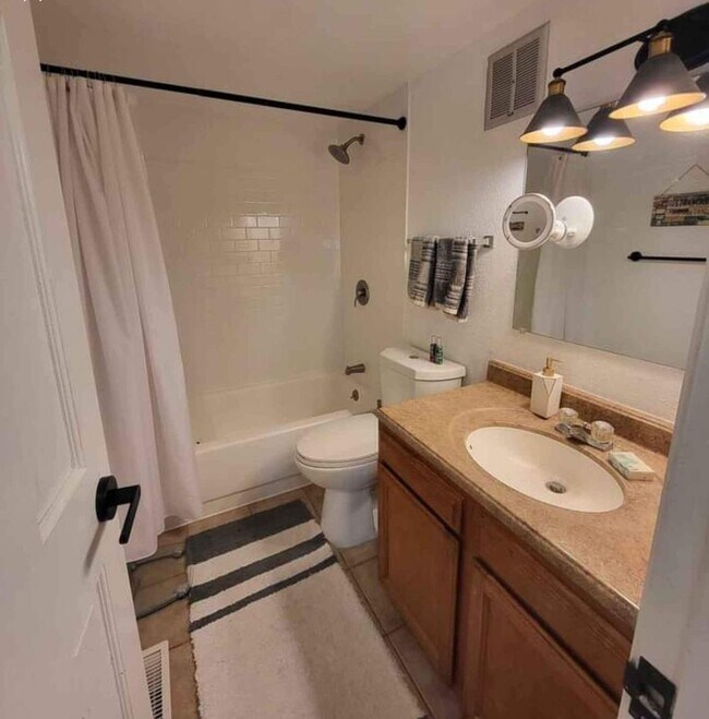 Building Photo - 2451 S Xanadu Way