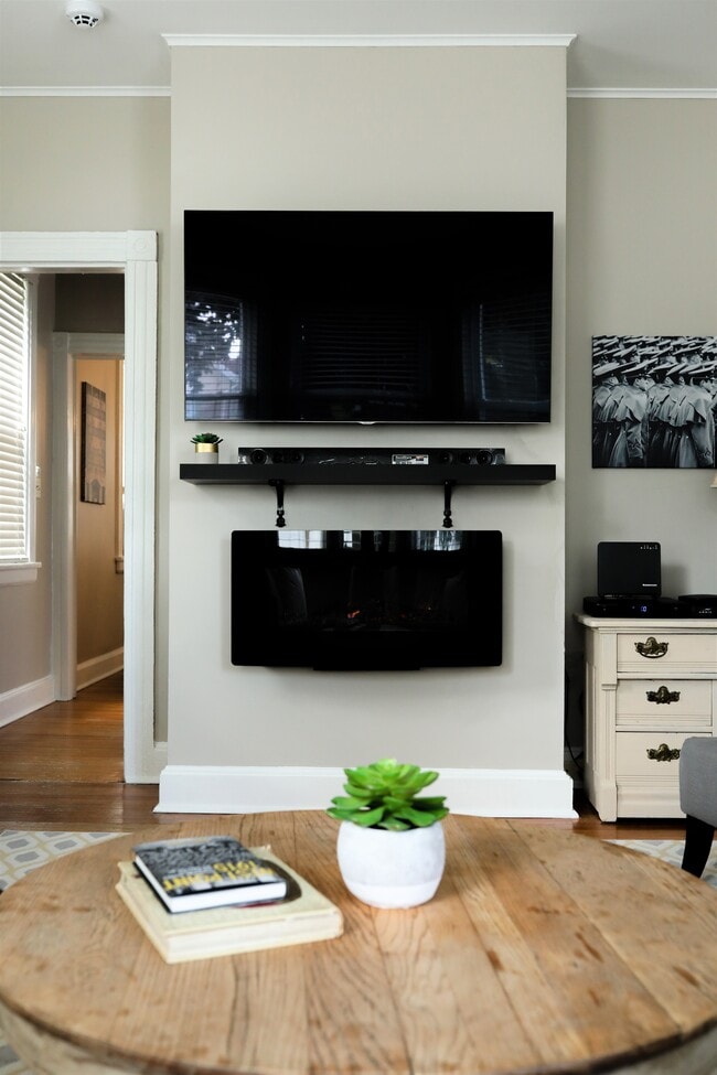 Building Photo - 14 Parry Ave