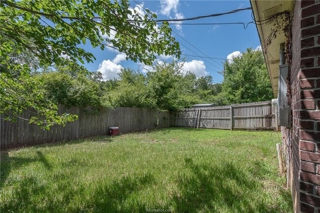 Building Photo - 1433 Western Oaks Ct