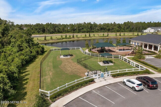 Building Photo - 445 Vista Lake Cir