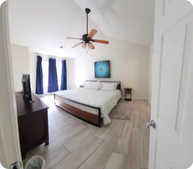 Building Photo - 458 Swanson Dr