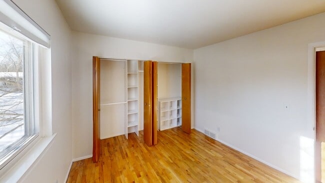 Building Photo - 308 Skydale Dr