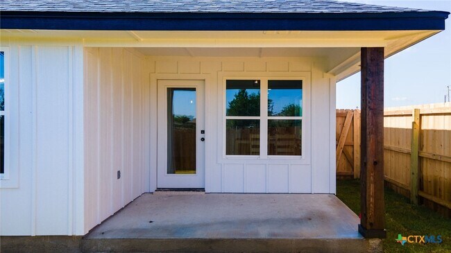 Building Photo - 2115 Blackhawk Lp