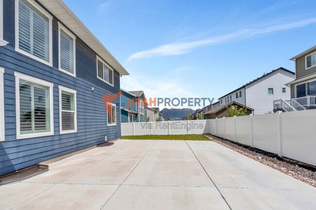 Building Photo - 213 W Prickly Pear Dr