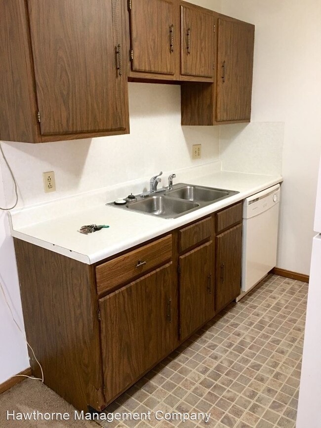 Building Photo - 3400 Balboa Ln