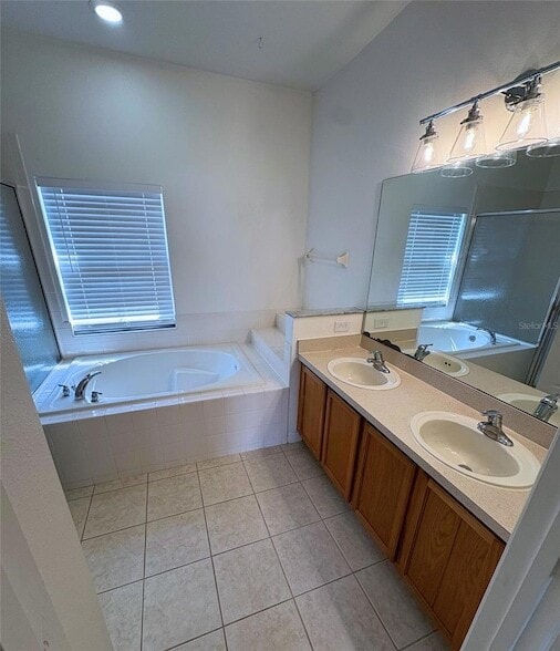 Building Photo - 3637 Weatherfield Dr