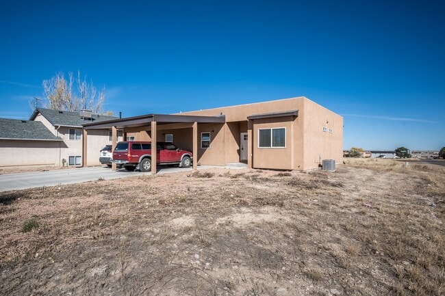 Building Photo - 753-753 E Laporte Dr