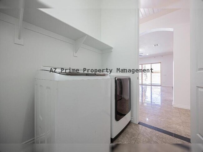Building Photo - 224 E Mead Dr
