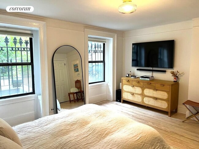 Building Photo - 46 1st Pl