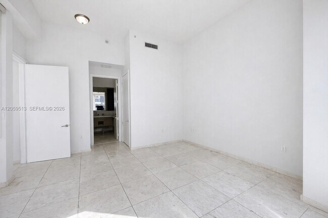 Building Photo - 900 Brickell Key Blvd