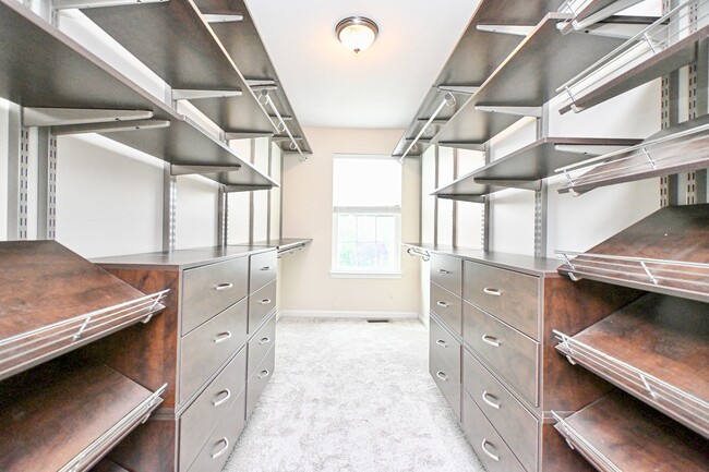 Building Photo - 8453 Forest Valley Dr