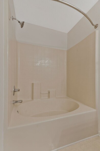 Building Photo - 5204 Catspaw Dr