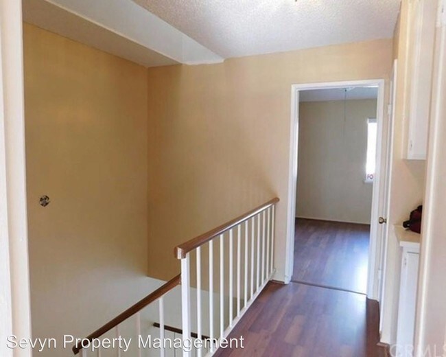 Building Photo - 2 br, 1.5 bath House - 8739 Pinecrest Place
