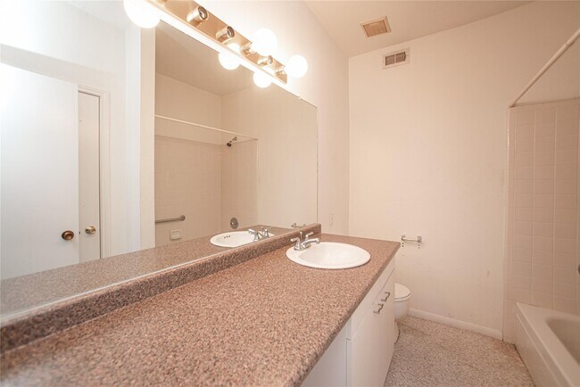 Building Photo - 8101 El Mundo St