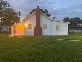 Building Photo - 5926 Saufley Pines Rd