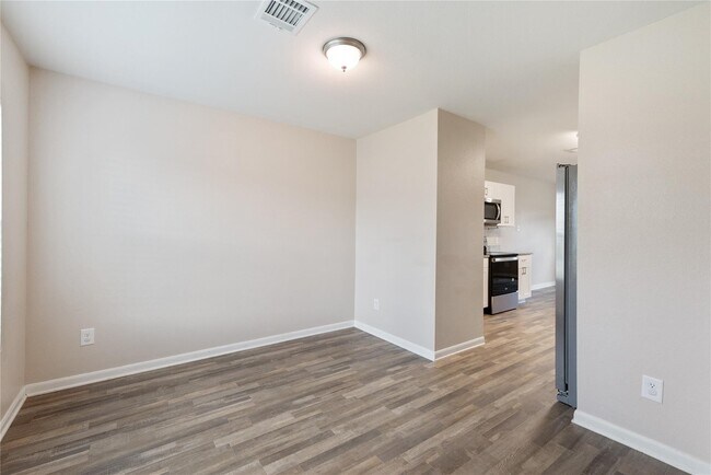 Building Photo - 15621 Briar Forest Dr