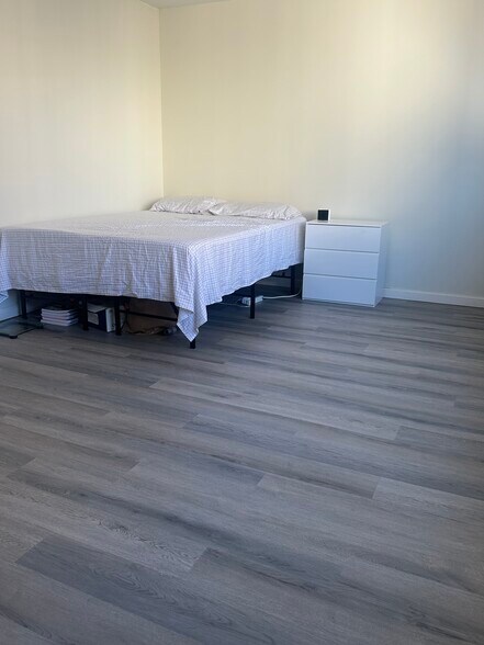 Living area - 1560 Kanunu St