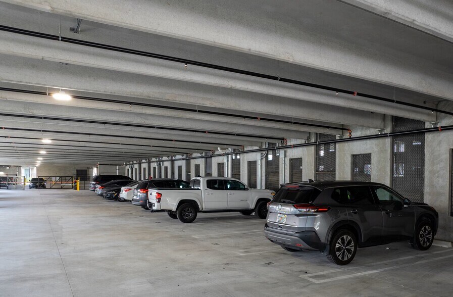 Building Photo - 375 N Biscayne River Dr
