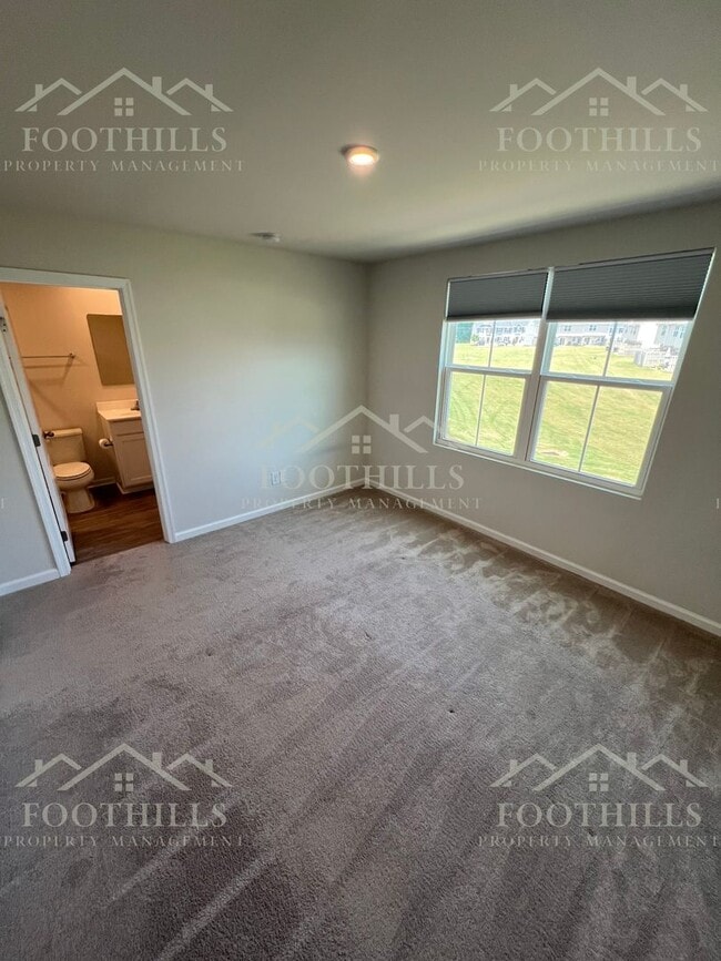 Building Photo - 167 Nicklaus Dr