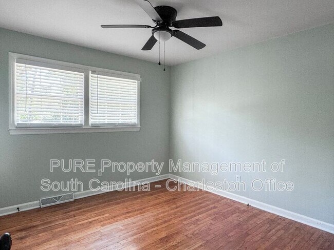 Building Photo - 2640 Orchid Ave