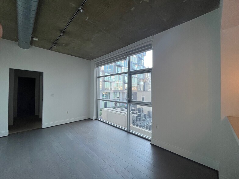 Building Photo - 919 Florida Ave NW