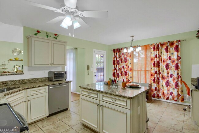 Building Photo - 3492 Heatherwood Ct