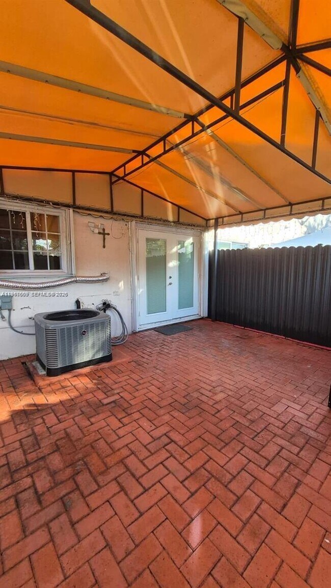 Building Photo - 8531 SW 109th Ave