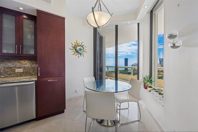 Building Photo - 20191 E Country Club Dr