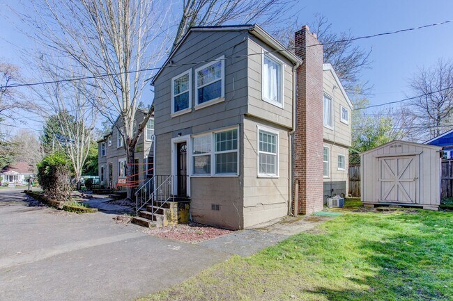 Interior Photo - Custer Apartments