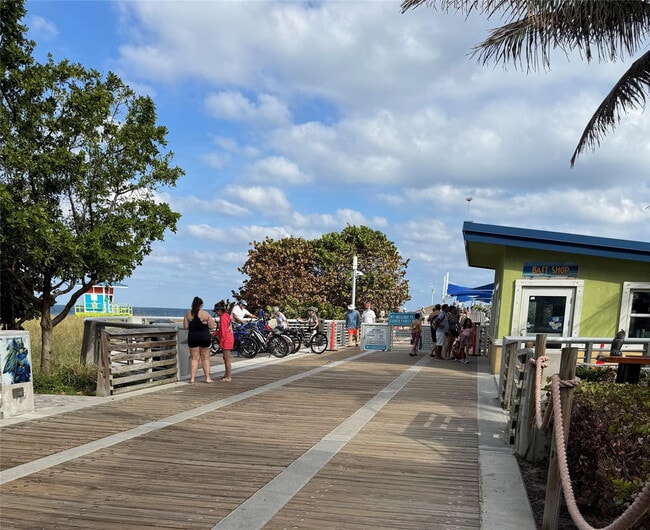 Building Photo - 3216 NE 13th St