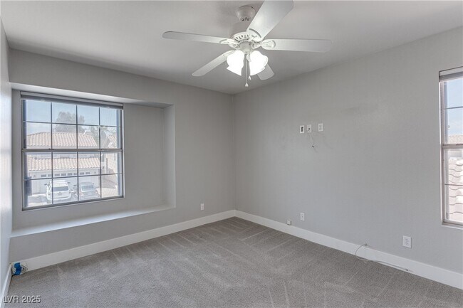 Building Photo - 20 Fantasia Ln
