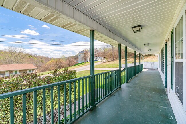 Building Photo - 182 Megan Ln