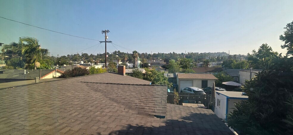 Building Photo - 1530 N Ave 45