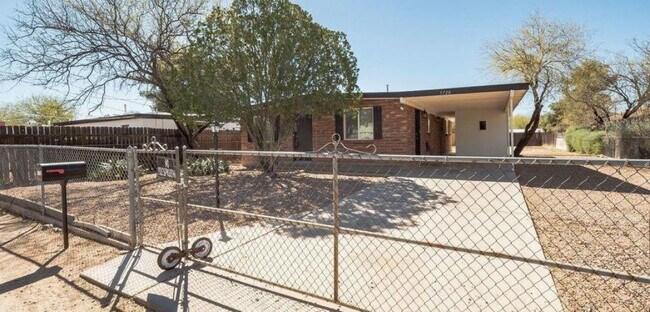 Building Photo - 5720 E Elida St, Tucson, AZ 85712