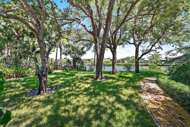 Building Photo - 18669 SE Palm Island Ln