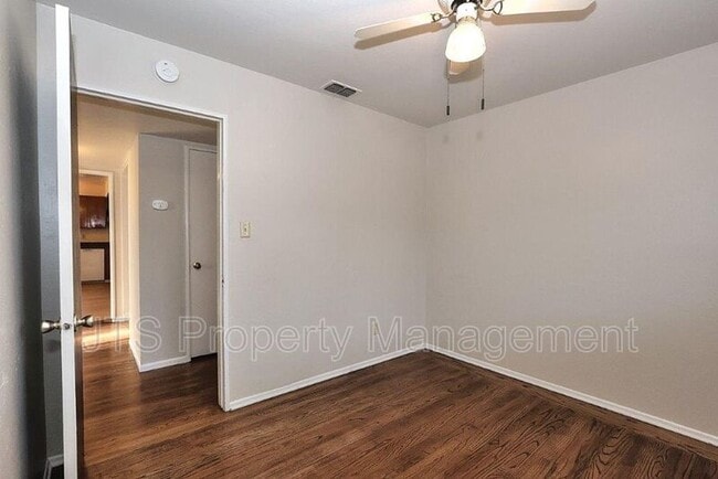 Building Photo - 1817 Vesta Way