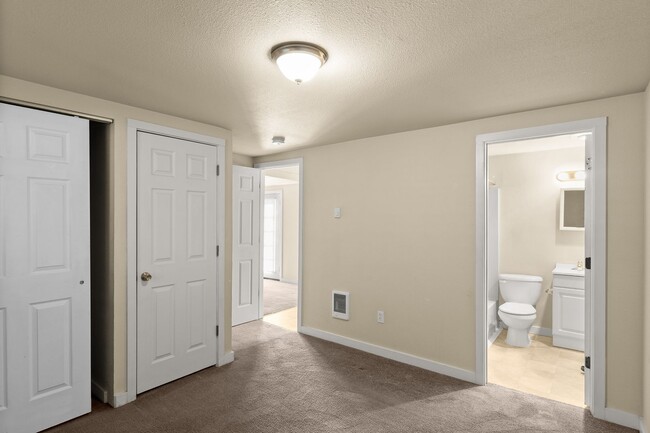 Building Photo - Single Family Ranch