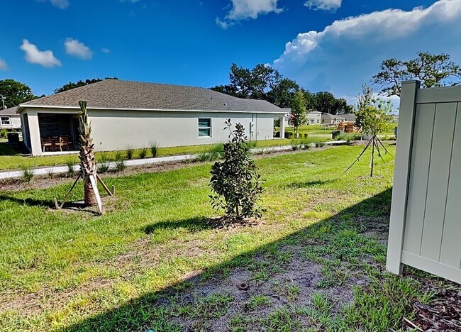 Building Photo - 215 Riverfront Wy