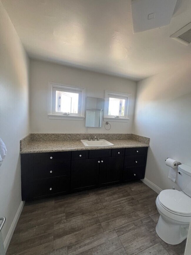 Building Photo - La Mesa Multi