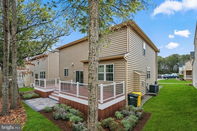 Building Photo - 920 St Martins Loop