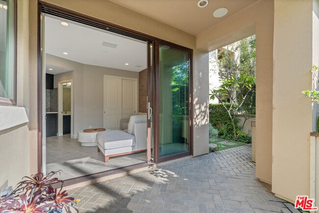 Building Photo - 12860 S Seaglass Cir