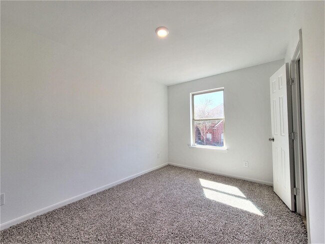 Building Photo - 151 Island Blvd