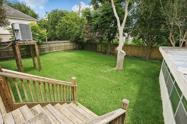 Building Photo - 4715 Braesvalley Dr