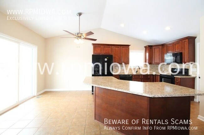 Building Photo - FINISHED BASEMENT!!! 4 Bedroom, 3 Bath Hom...