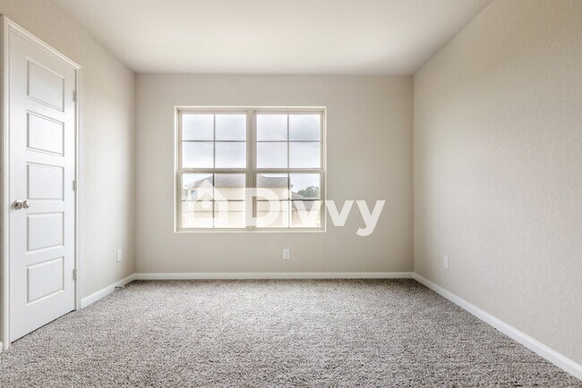 Building Photo - 736 Stonemanor Bay, Seguin, TX 78155, USA