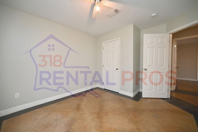 Building Photo - Three Bed, Two Bath Home in Ruston!