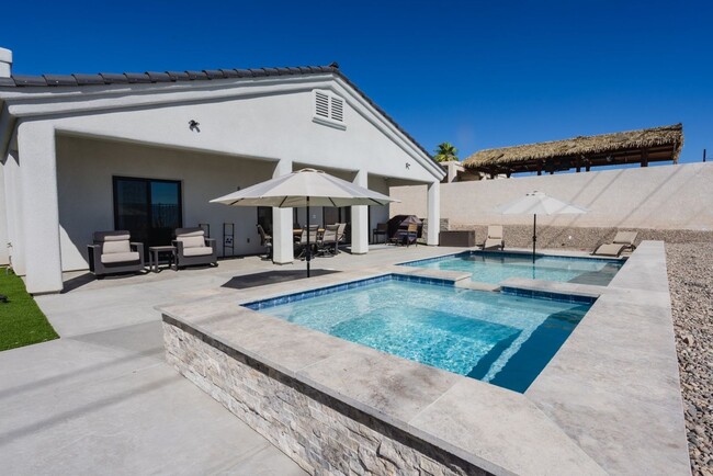 Building Photo - VR - 881 Pueblo Dr