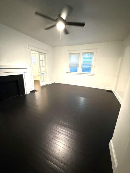 Building Photo - 731 E 28th St