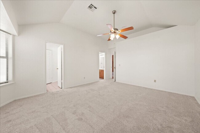 Building Photo - Great 3 Bed 2 Bath In Edmond